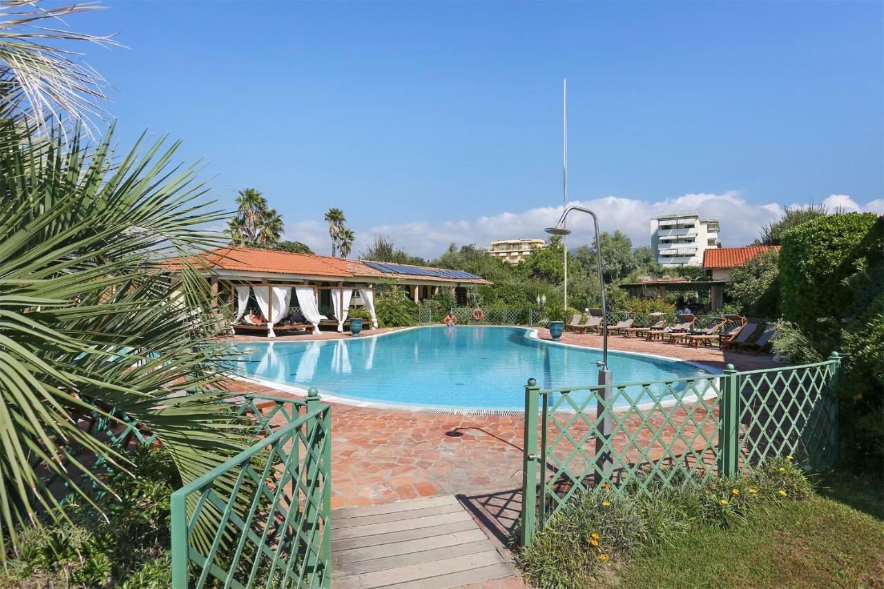 Soleado Beach House Pietrasanta Eksteriør billede